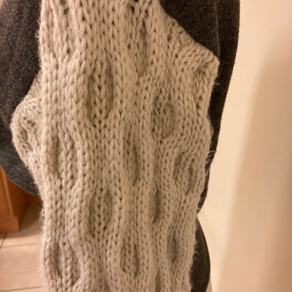 Grey Zara Sweater with Ivory Cable-knit Sleeves - Picture 3 of 10